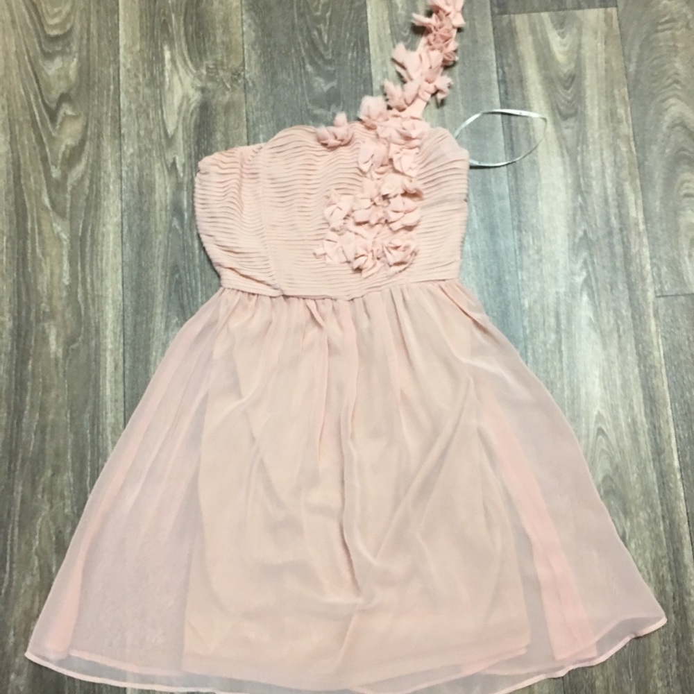 One shoulder dress